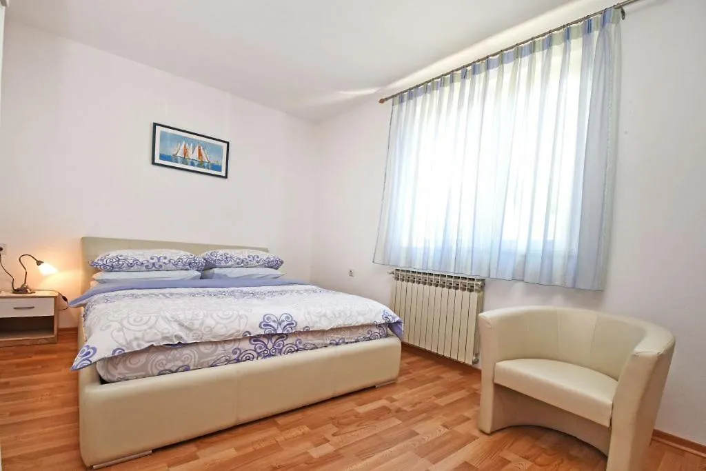 Apartments And Rooms Branka Novigrad Istria Pensión