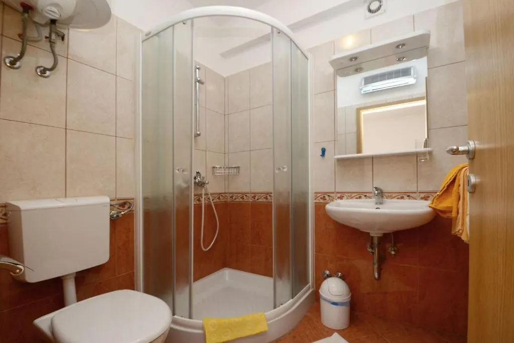 Novigrad Istria Apartments And Rooms Branka בית הארחה Novigrad Istria